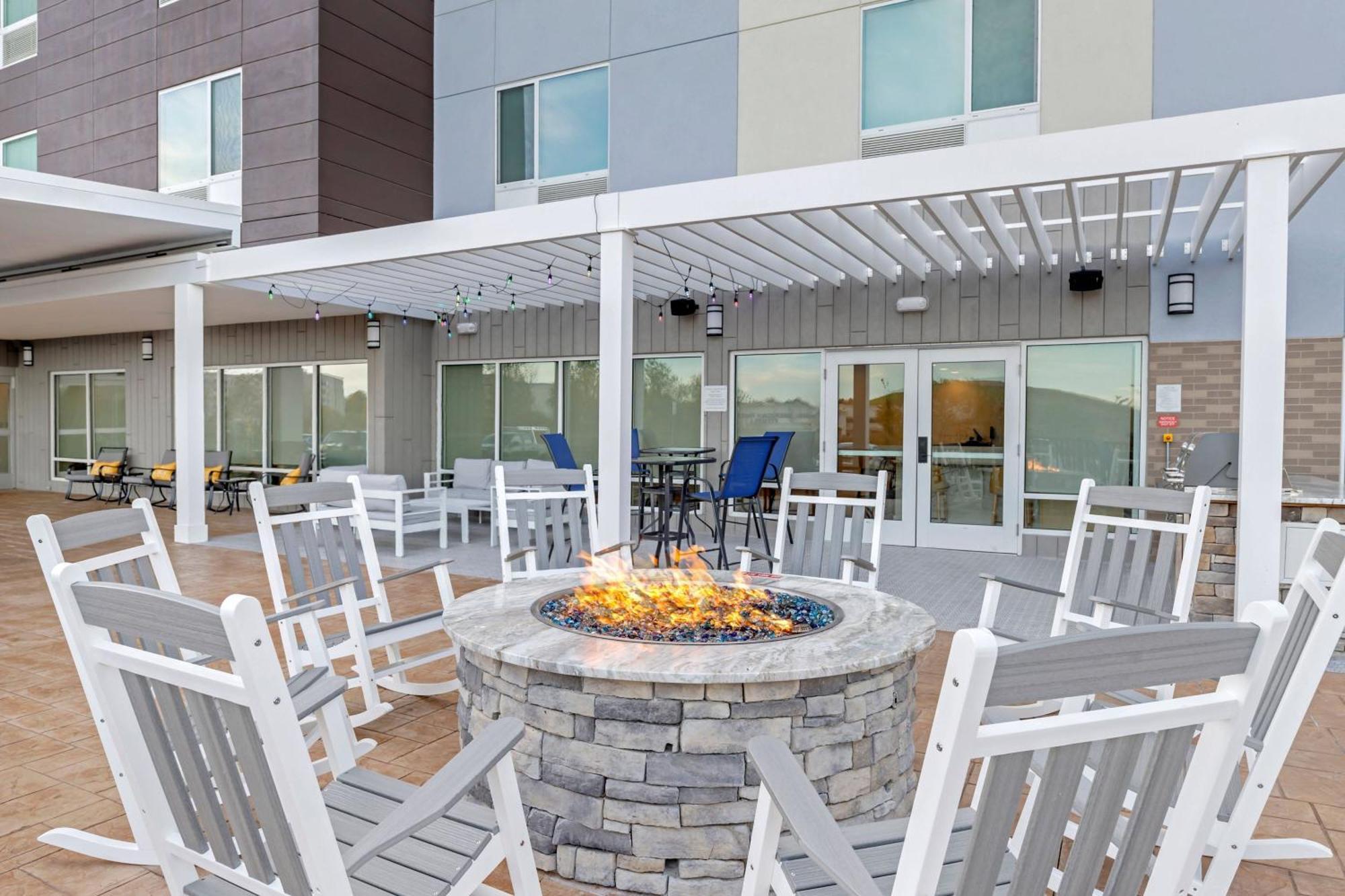 Towneplace Suites By Marriott Richmond Colonial Heights Exterior photo